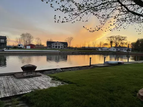 1674 S Riverside, Au Gres, MI 48703