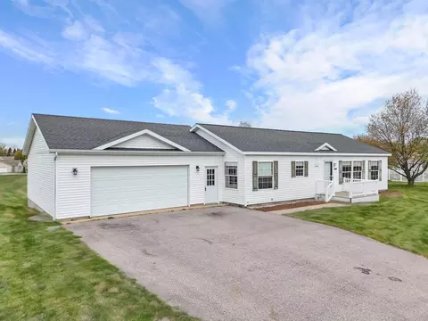 600 Autumnview, Traverse City, MI 49684