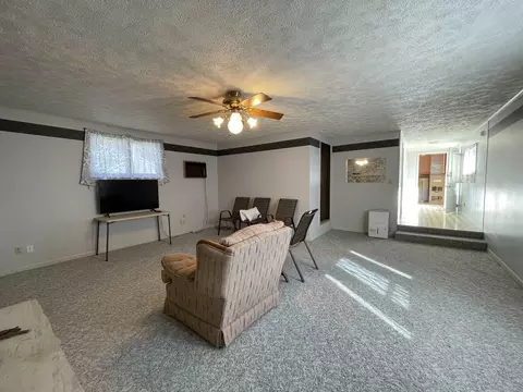Living - 335 W Second, Gladwin, MI 48624 photo 8 of 12