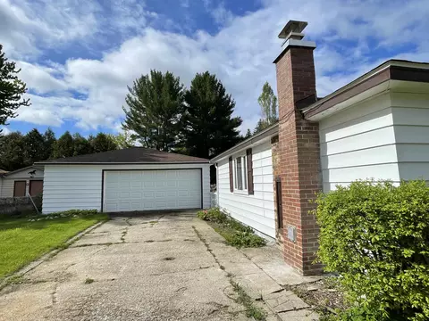 Exterior - 335 W Second, Gladwin, MI 48624 photo 11 of 12