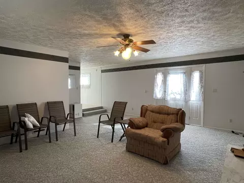 Living - 335 W Second, Gladwin, MI 48624 photo 11 of 12