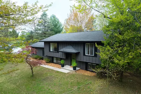1442 Strawberry Hl, Traverse City, MI 49685