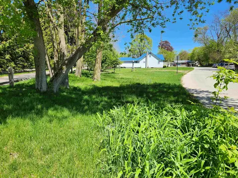 512 N Front, Suttons Bay, MI 49682 photo 6