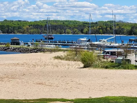 512 N Front, Suttons Bay, MI 49682 photo 10