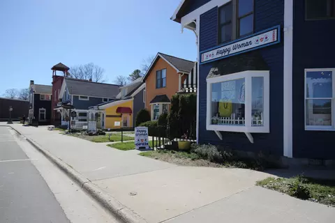 512 N Front, Suttons Bay, MI 49682 photo 19