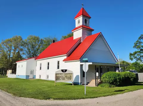 10736 Cedar, Sumner, MI 48889