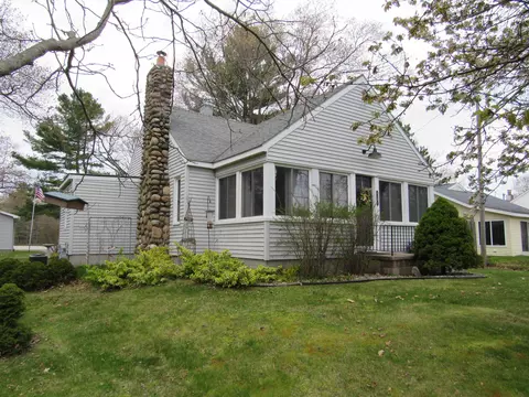 1151 N N Frst, East Tawas, MI 48730
