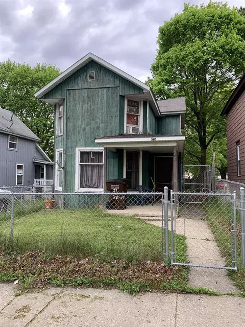 122 W Bremer, Cadillac, MI 49601