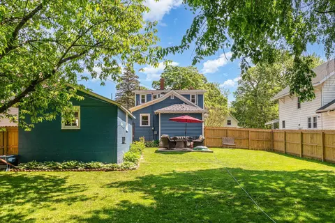 727 Pine, Alma, MI 48801 photo 2