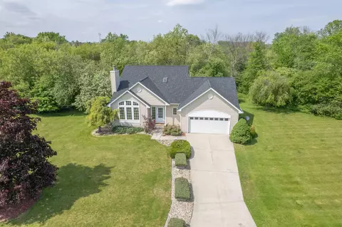 317 Red Maple, Shepherd, MI 48883
