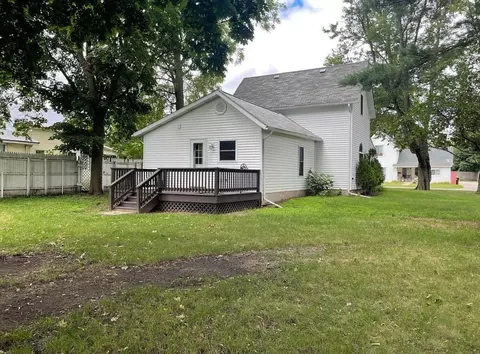 208 E Sixth, Clare, MI 48617 photo 2