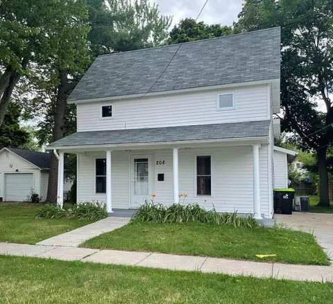 208 E Sixth, Clare, MI 48617