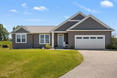 7547 E Mdws, Cedar, MI 49621