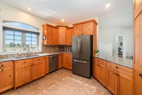 565 E Shaffer, Hope, MI 48628 photo 16