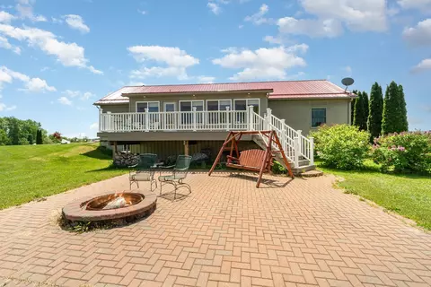 565 E Shaffer, Hope, MI 48628 photo 4