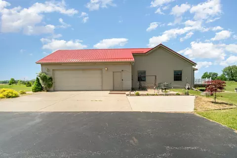 565 E Shaffer, Hope, MI 48628 photo 2