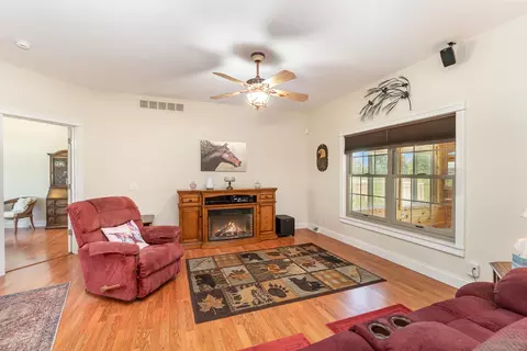 565 E Shaffer, Hope, MI 48628 photo 9