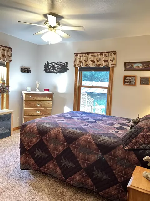 11279 W St Charles, Sumner, MI 48889 photo 16