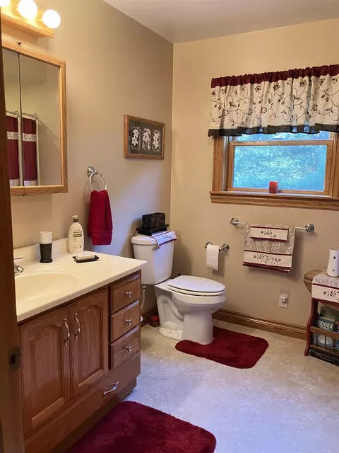 11279 W St Charles, Sumner, MI 48889 photo 14