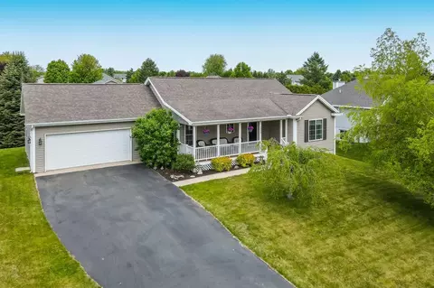 5094 Village Ln, Traverse City, MI 49685