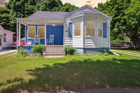 109 Republic, Alma, MI 48801