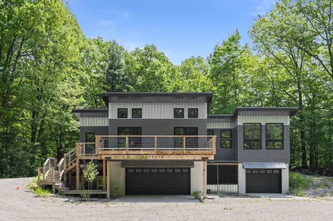 14312 Woburn, Traverse City, MI 49686