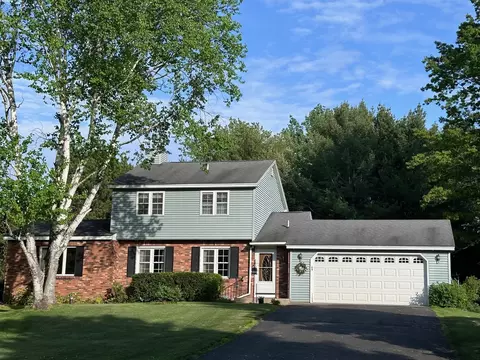 2305 Sandwood, Traverse City, MI 49686