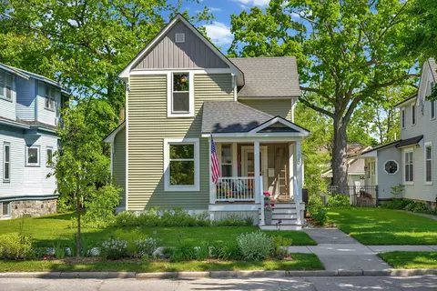220 W Tenth, Traverse City, MI 49684
