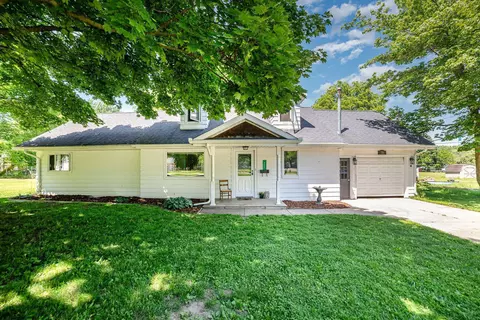 Exterior - 721 Emerson, Ithaca, MI 48847 photo 2 of 7
