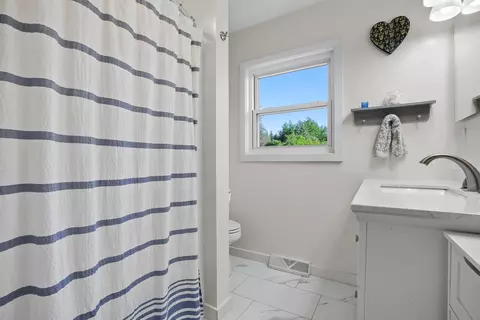 Bath - 10061 E 16, Manton, MI 49663 photo 2 of 5