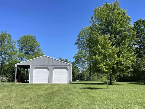 5680 3rd, Blanchard, MI 49310 photo 3