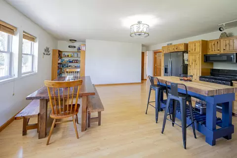Dining - 10559 Millbrook, Blanchard, MI 49310 photo 2 of 3