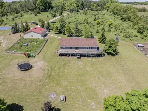 10559 Millbrook, Blanchard, MI 49310