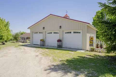 Exterior - 10559 Millbrook, Blanchard, MI 49310 photo 2 of 24