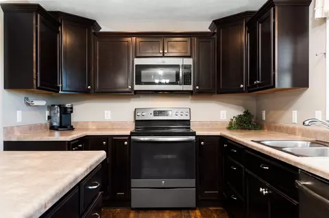 Kitchen - 12813 S Bugai, Cedar, MI 49621 photo 2 of 3