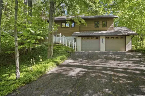 2810 Holiday Pnes, Traverse City, MI 49686