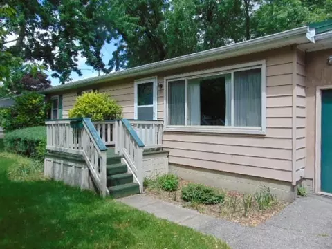 Exterior - 221 S Brown, Ithaca, MI 48847 photo 2 of 8