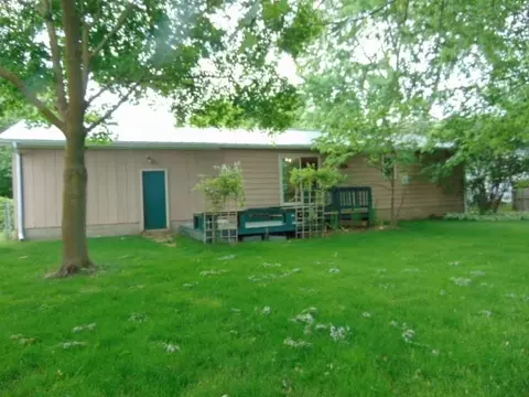 Exterior - 221 S Brown, Ithaca, MI 48847 photo 8 of 8
