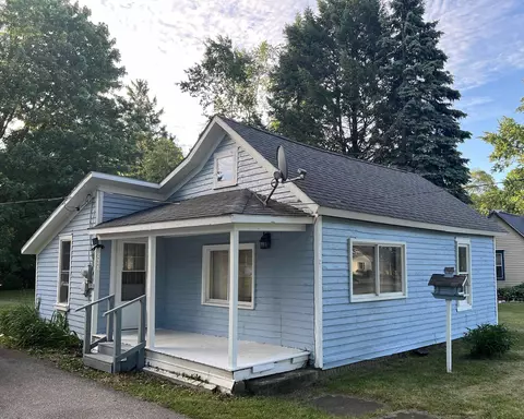 231 Third, Breckenridge, MI 48615