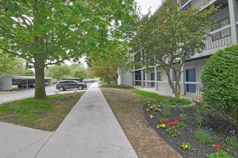 621 Riverine #203, Traverse City, MI 49684