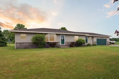 22290 Lakefield, Merrill, MI 48637