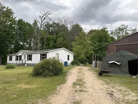1600 Patty K, Harrison, MI 48625