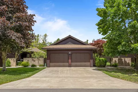 938 Hammond Pl N, Traverse City, MI 49686