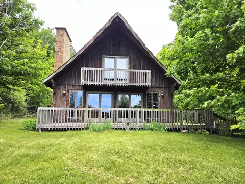 8480 Fairway, Beulah, MI 49617