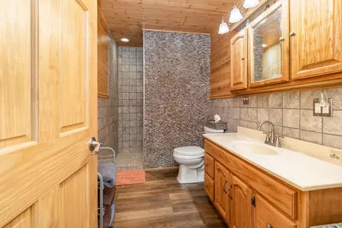 Bath - 6101 Shellenbarger, Hale, MI 48739 photo 2 of 3