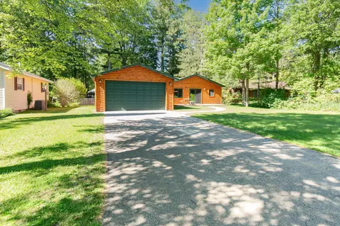 Exterior - 5197 E Michigan, Au Gres, MI 48703 photo 3 of 7