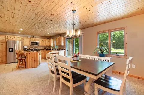 Dining - 5197 E Michigan, Au Gres, MI 48703 photo 2 of 3
