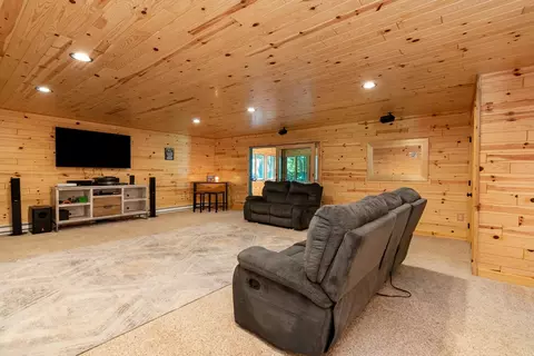 Living - 5197 E Michigan, Au Gres, MI 48703 photo 2 of 4