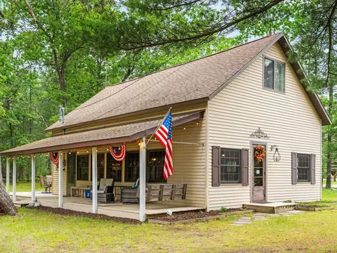 7285 E Higgins Lk, Roscommon, MI 48653