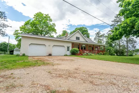 11272 S Harrison, Farwell, MI 48622 photo 2